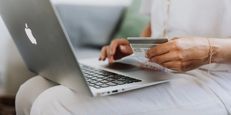 Ozon расширяет линейку финтех-сервисов для продавцов